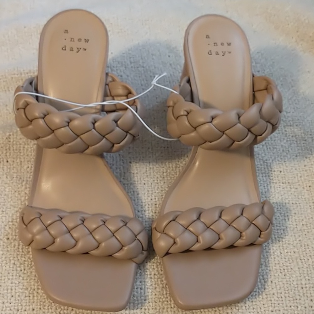Target size 7 1/2 heels